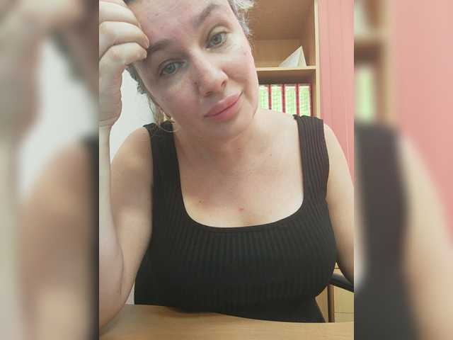 Live sex webcam photo for MayaMonroe #278184005