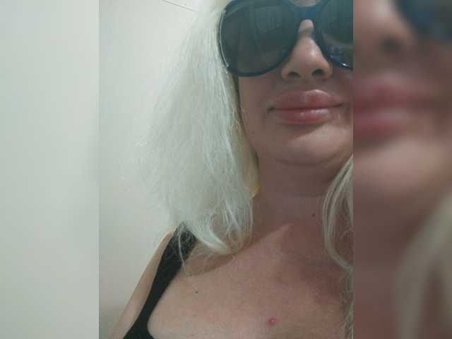 Live sex webcam photo for MayaMonroe #278185403