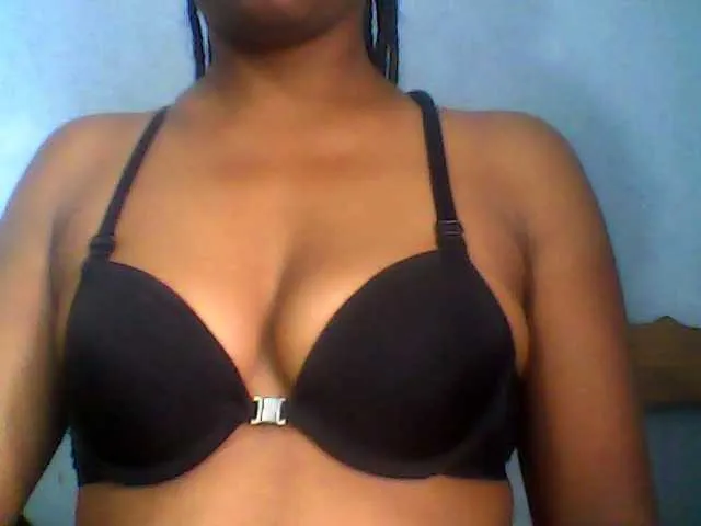 Live sex webcam photo for MayaQueen #290731550