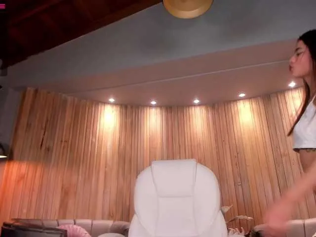 Live sex webcam photo for MayaRivera #272107404