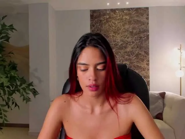 Live sex webcam photo for MayaRivera #273523527