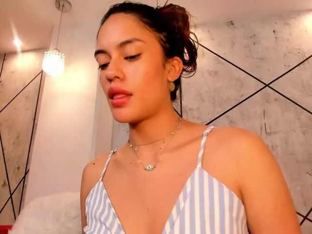 Live sex webcam photo for MayaRivera #273884370