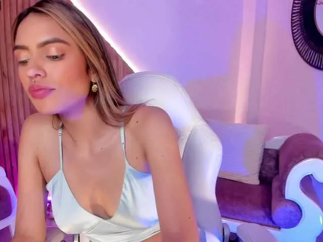 Live sex webcam photo for MayaRivera #274502324