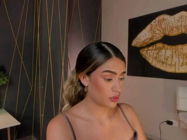 Live sex webcam photo for MayaRivera #274622688