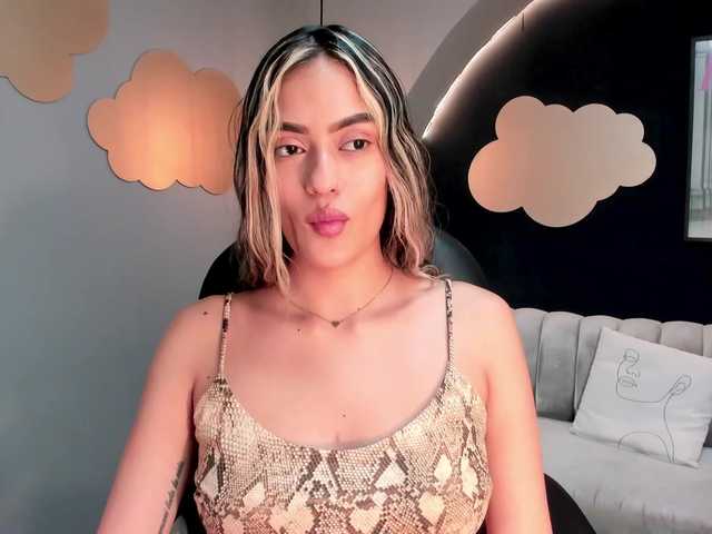 Live sex webcam photo for MayaRivera #275681161