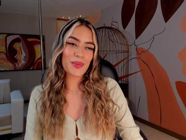 Live sex webcam photo for MayaRivera #275704474