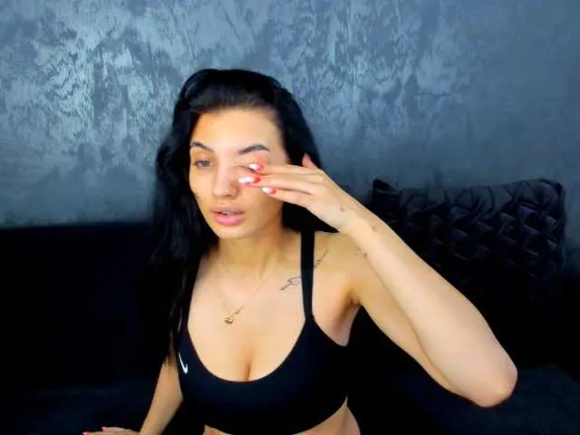 Live sex webcam photo for MayaSin3 #274462829
