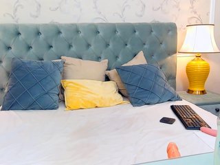 Live sex webcam photo for MayaWylde #195618341