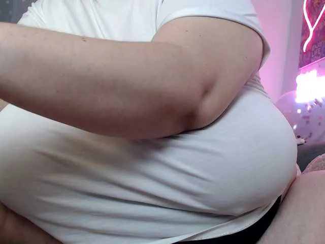 Live sex webcam photo for Mayabigtitss #290609100