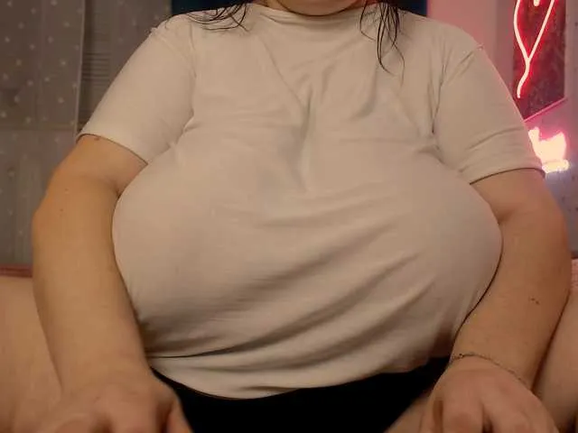 Live sex webcam photo for Mayabigtitss #290615469