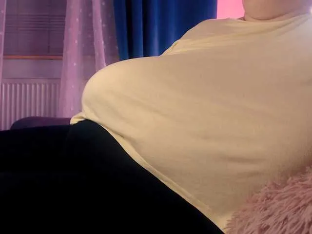 Live sex webcam photo for Mayabigtitss #290636991