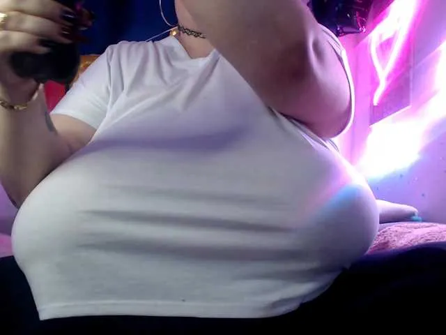 Live sex webcam photo for Mayabigtitss #290787671