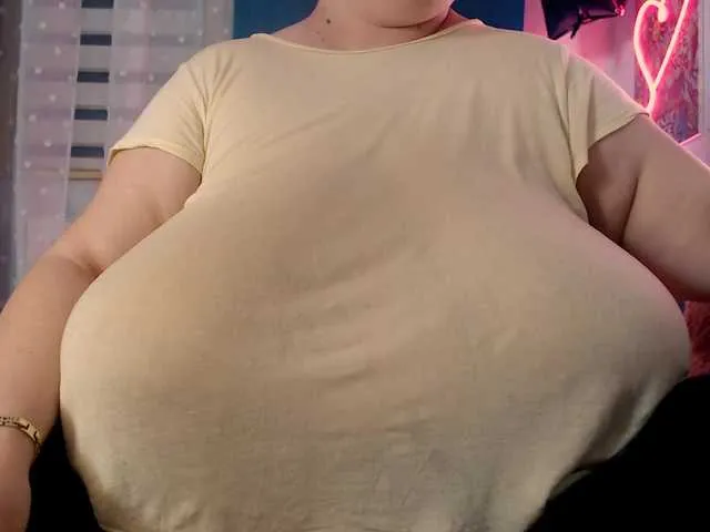 Live sex webcam photo for Mayabigtitss #290884347