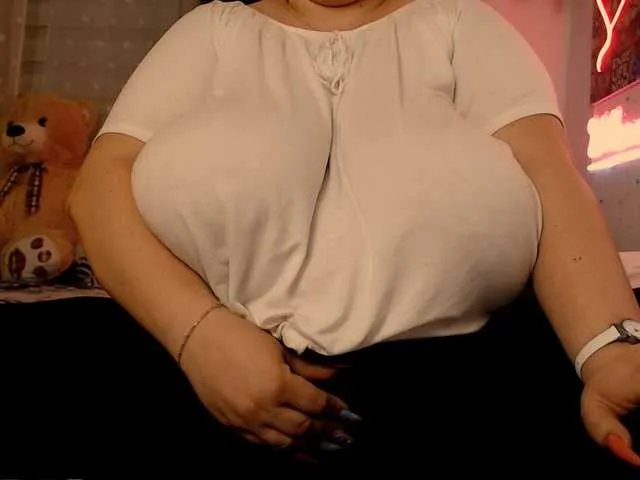 Live sex webcam photo for Mayabigtitss #291010375