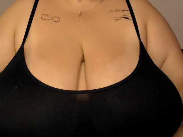 Live sex webcam photo for Mayabigtitss #291624205