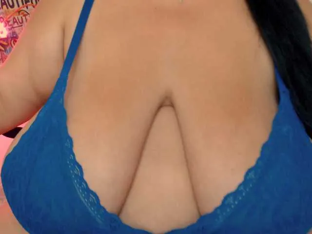 Live sex webcam photo for Mayabigtitss #291892716