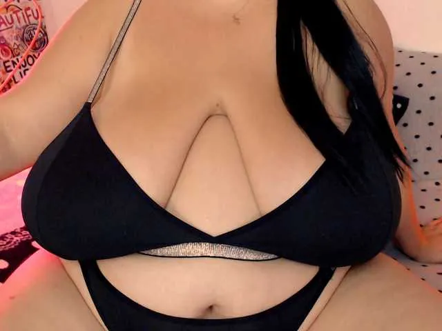 Live sex webcam photo for Mayabigtitss #291913406