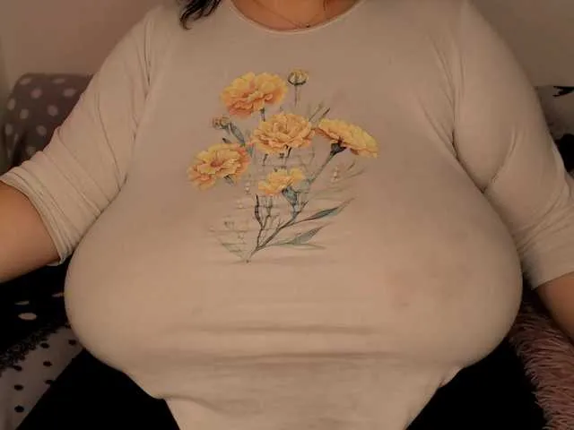 Live sex webcam photo for Mayabigtitss #292388065