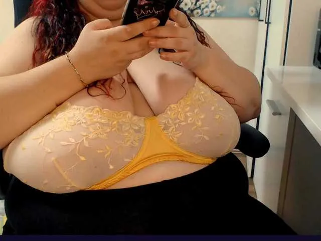 Live sex webcam photo for Mayabigtitss #293959264