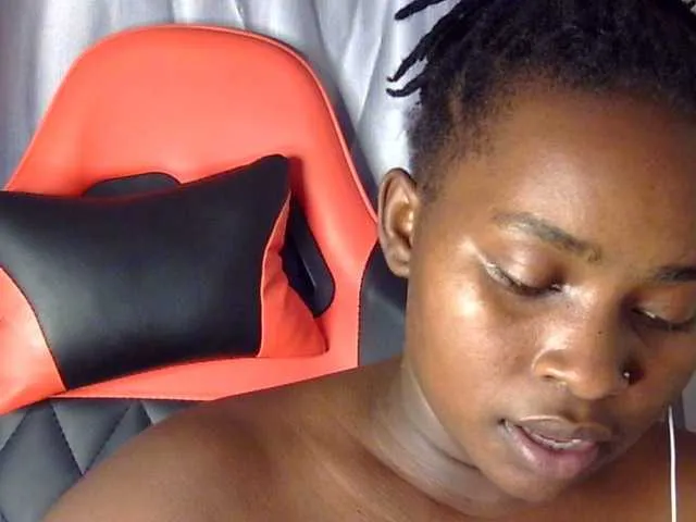 Live sex webcam photo for Mayer- #290985520