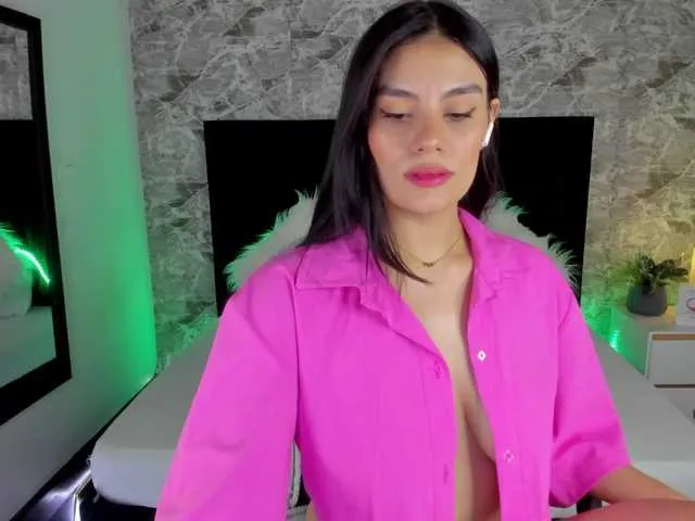 Live sex webcam photo for Maylin-Garcia #290979123