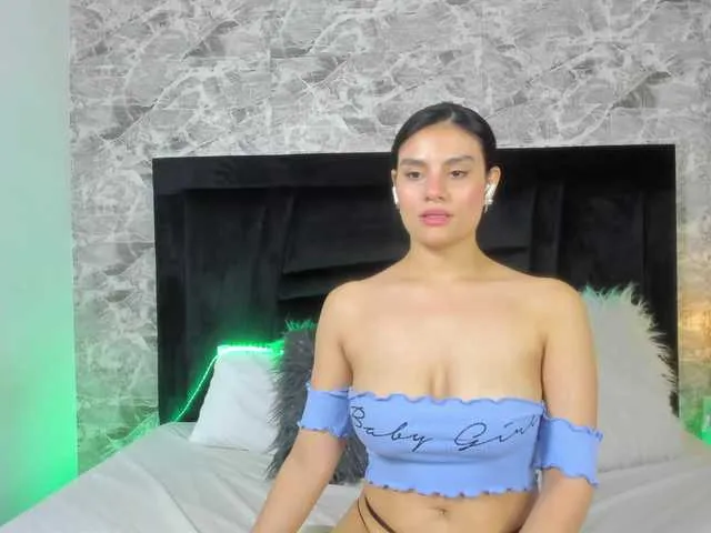 Live sex webcam photo for Maylin-Garcia #291349599