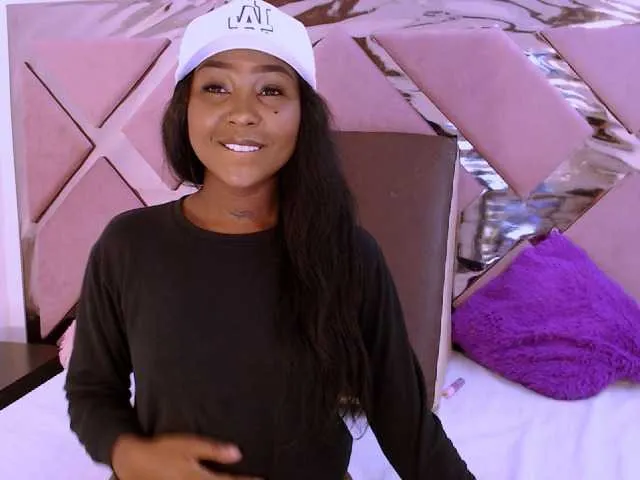 Live sex webcam photo for MayraAcosta #272004475