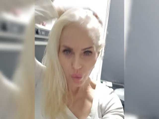Live sex webcam photo for Mazalane #294044130