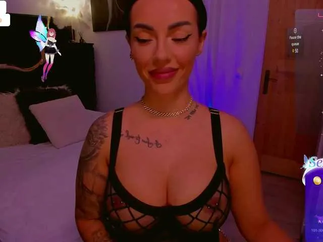 Live sex webcam photo for Mazeekiin30 #290141044