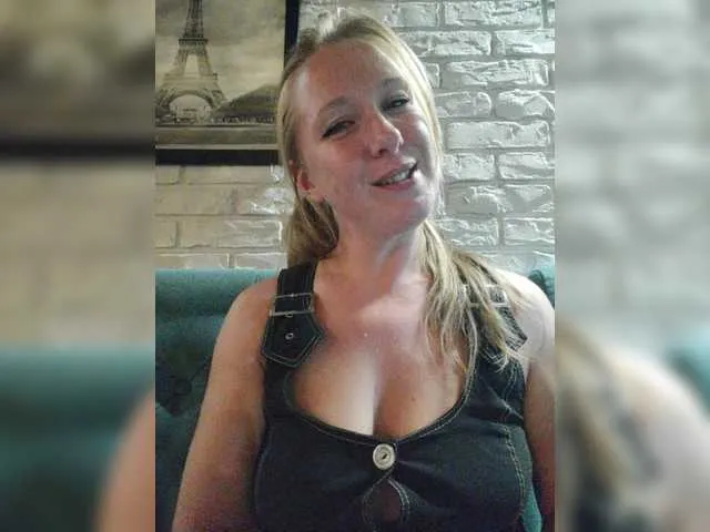 Live sex webcam photo for MazyMi #276187156