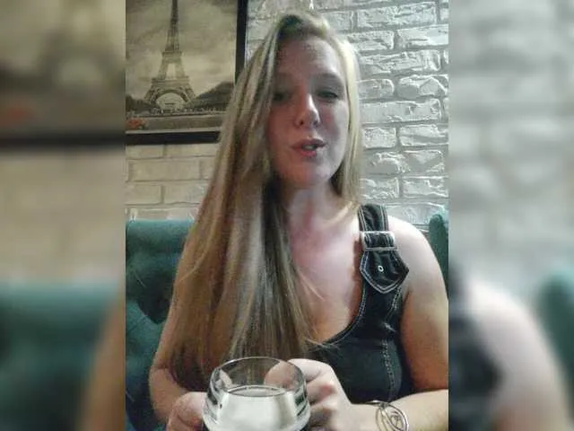 Live sex webcam photo for MazyMi #276194254
