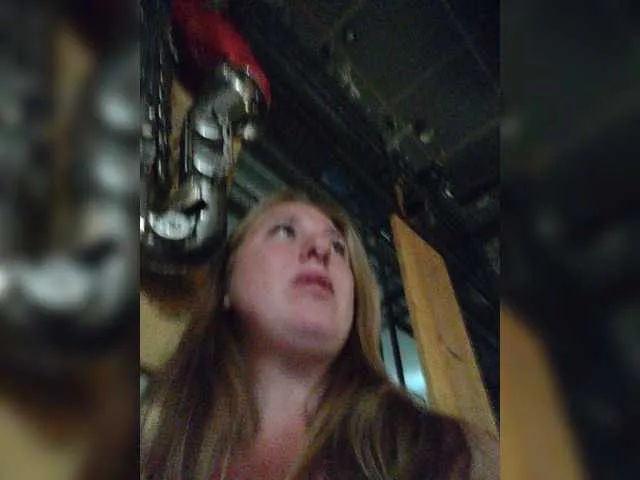 Live sex webcam photo for MazyMi #276419894