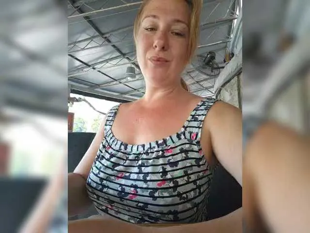 Live sex webcam photo for MazyMi #291458117