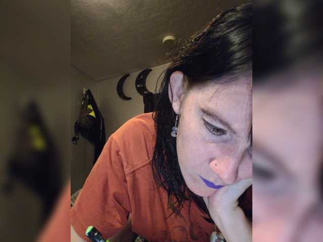 Live sex webcam photo for MdmMoonstruck #274206388