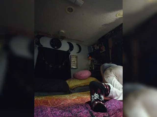 Live sex webcam photo for MdmMoonstruck #277296569