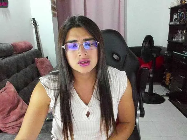 Live sex webcam photo for Me-Khalifa69 #275572007