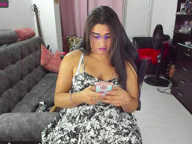 Live sex webcam photo for Me-Khalifa69 #275593325