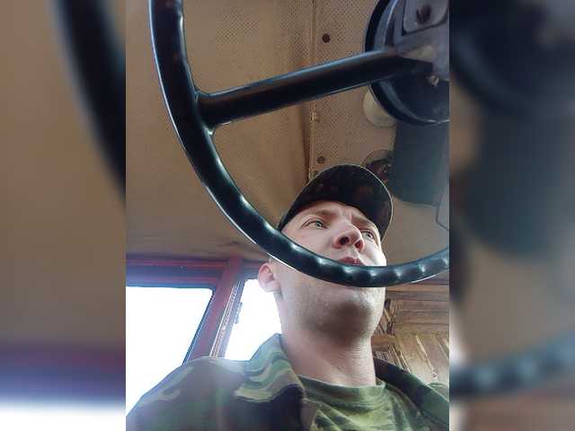 Live sex webcam photo for MeXaNiZaToR96 #275865111