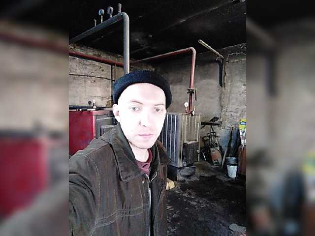 Live sex webcam photo for MeXaNiZaToR96 #277427588