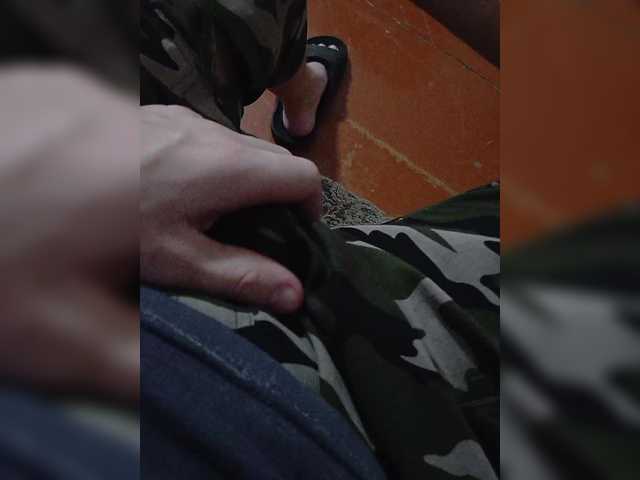 Live sex webcam photo for MeXaNiZaToR96 #290395685