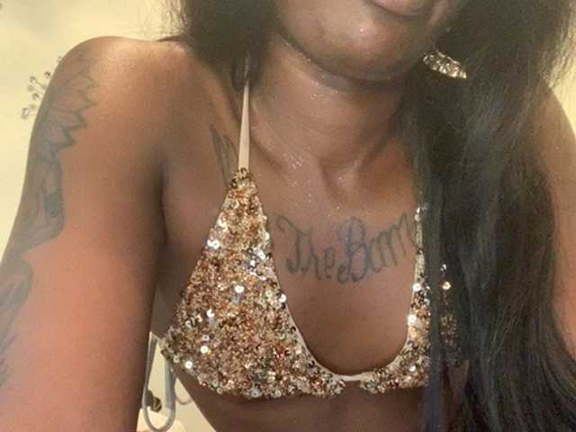 Live sex webcam photo for Meah-london #277860394