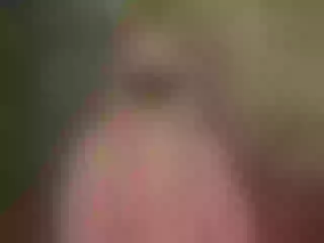 Live sex webcam photo for Meeeeow #292073142