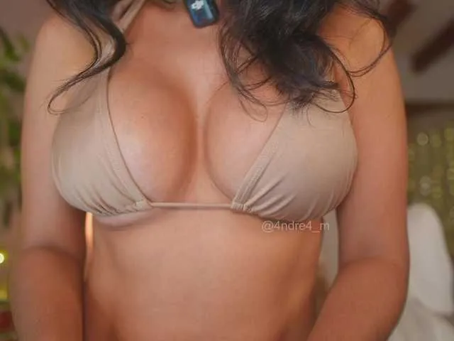 Live sex webcam photo for Meegan #292641591