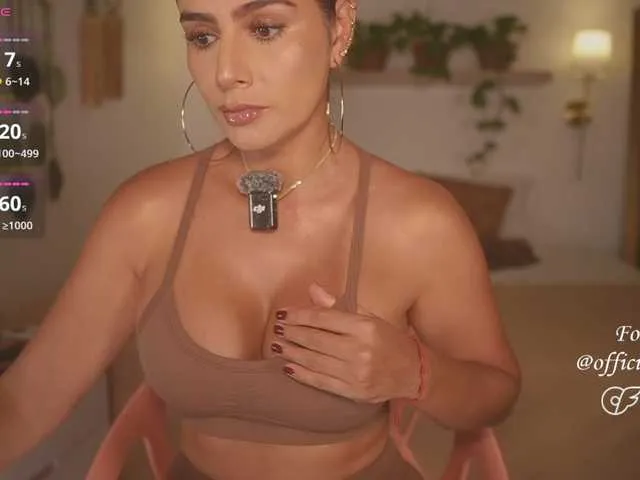 Live sex webcam photo for Meegan #293681837