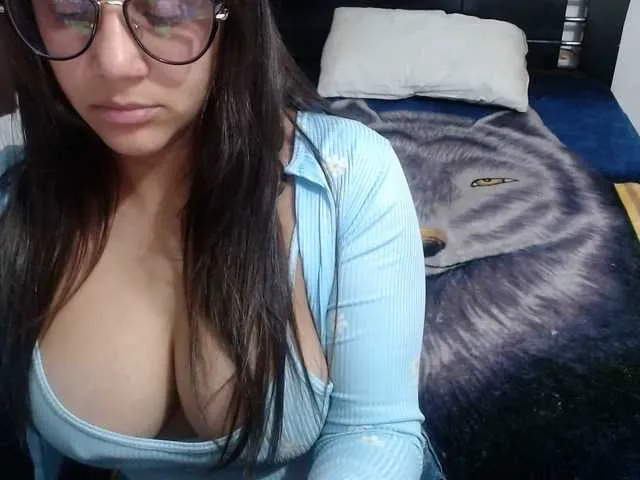 Live sex webcam photo for Megaaan- #276630918