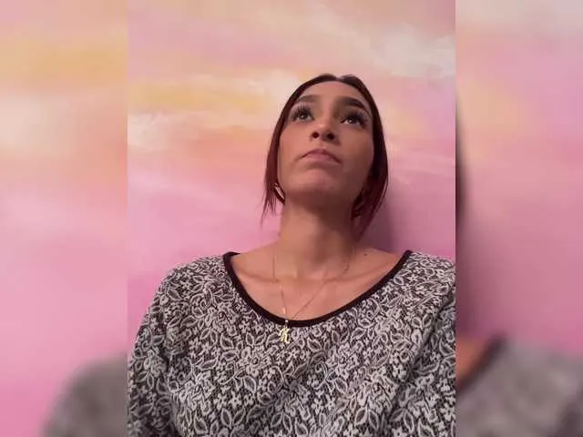 Live sex webcam photo for Megan-Holly #292185042