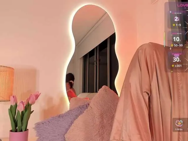 Live sex webcam photo for Megan-Holly #292203775