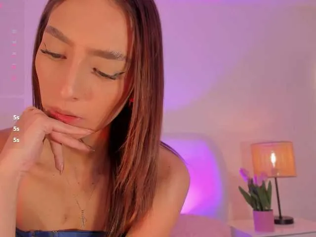 Live sex webcam photo for Megan-Holly #292358651