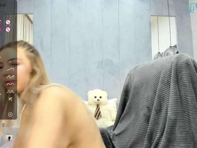 Live sex webcam photo for Megan-Ros #276811261
