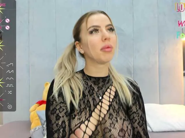 Live sex webcam photo for Megan-Ros #276893673